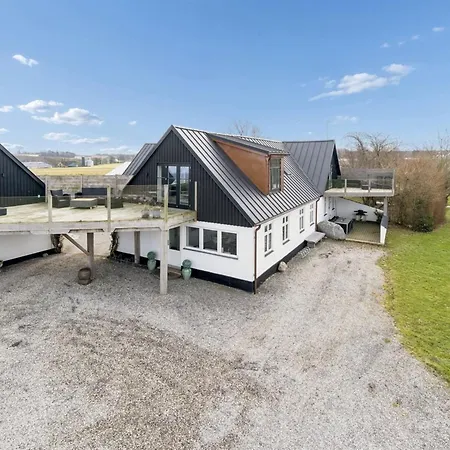 Carola - 1km From The Sea By Interhome *