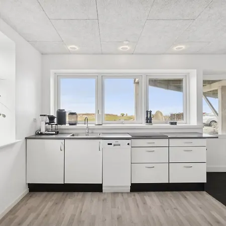 Carola - 1km From The Sea By Interhome *