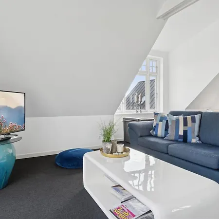 Carola - 1km From The Sea By Interhome